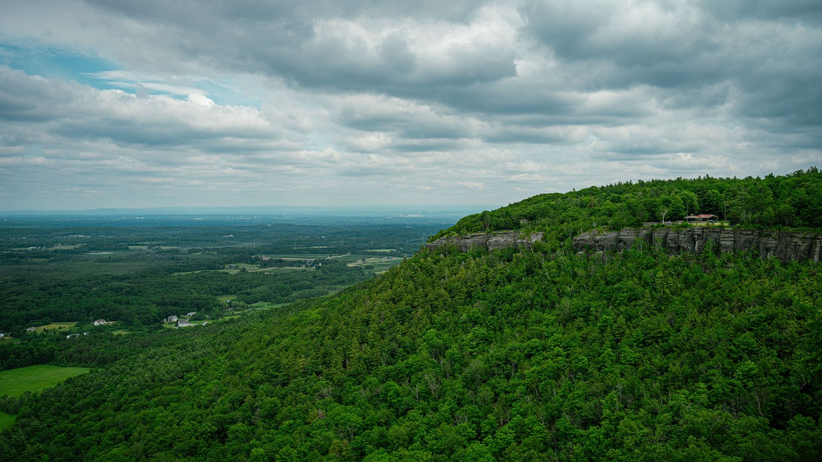 Dundas Peak & the Bruce Trail