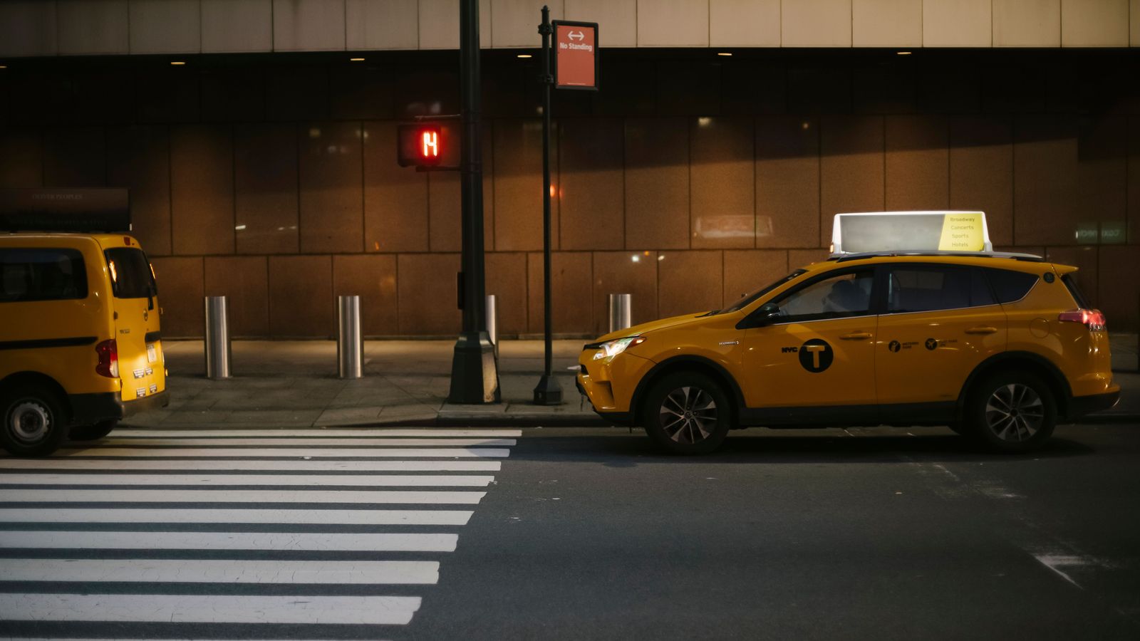 Uber and taxis at Hamilton airport