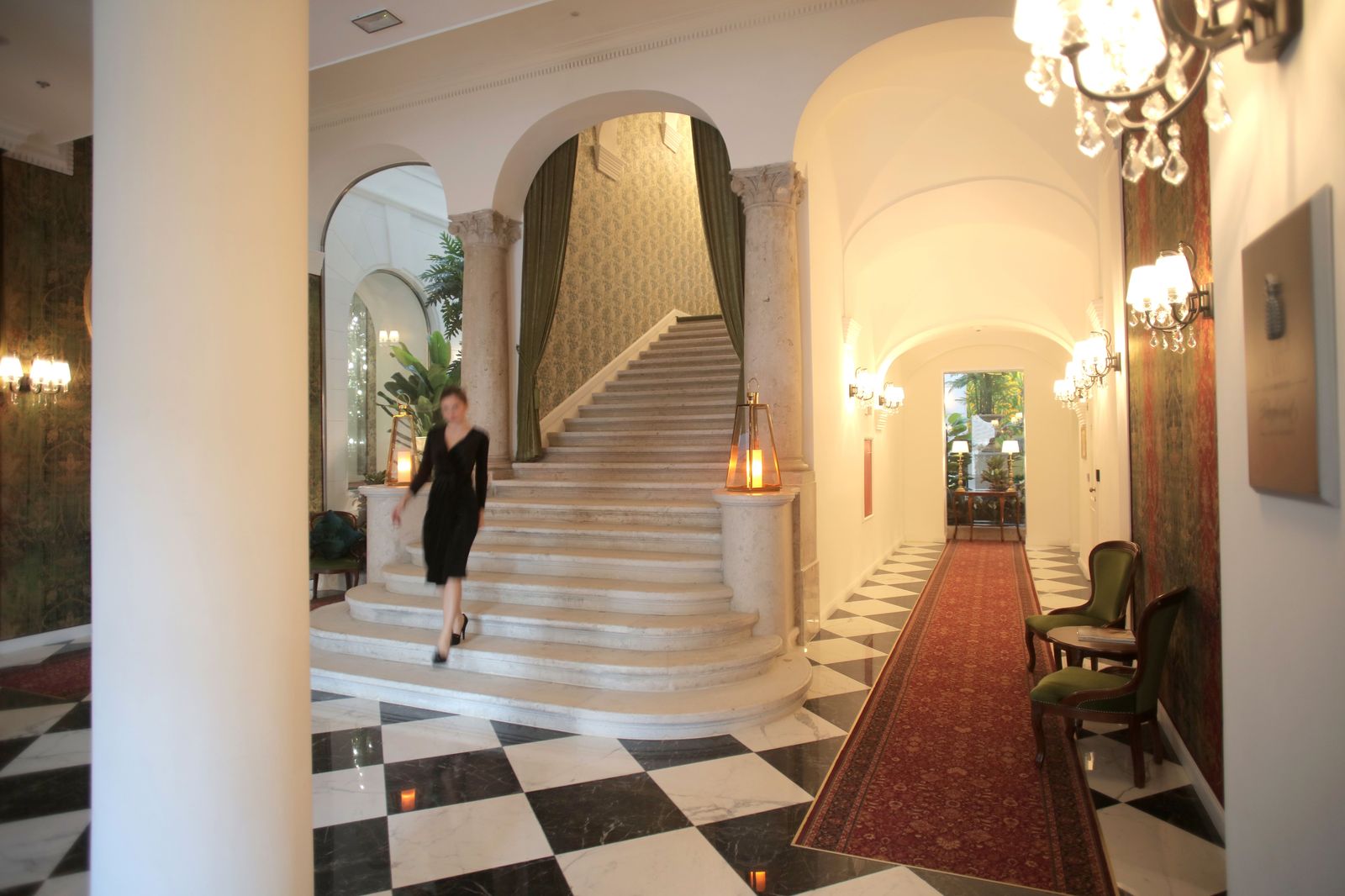 Hotels - Downtown Hamilton, Burlington's waterfront, Niagara and Toronto.