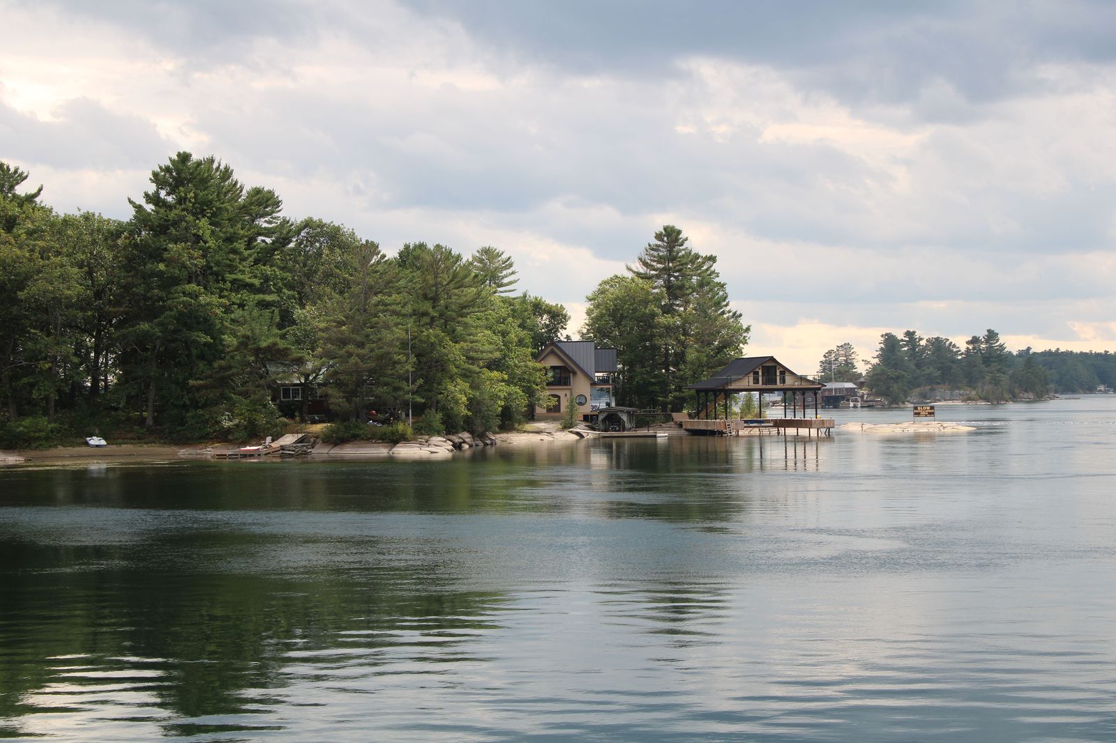 Resorts - Niagara-on-the-Lake, Muskoka, Blue Mountain and the Caribbean escapes from YHM.